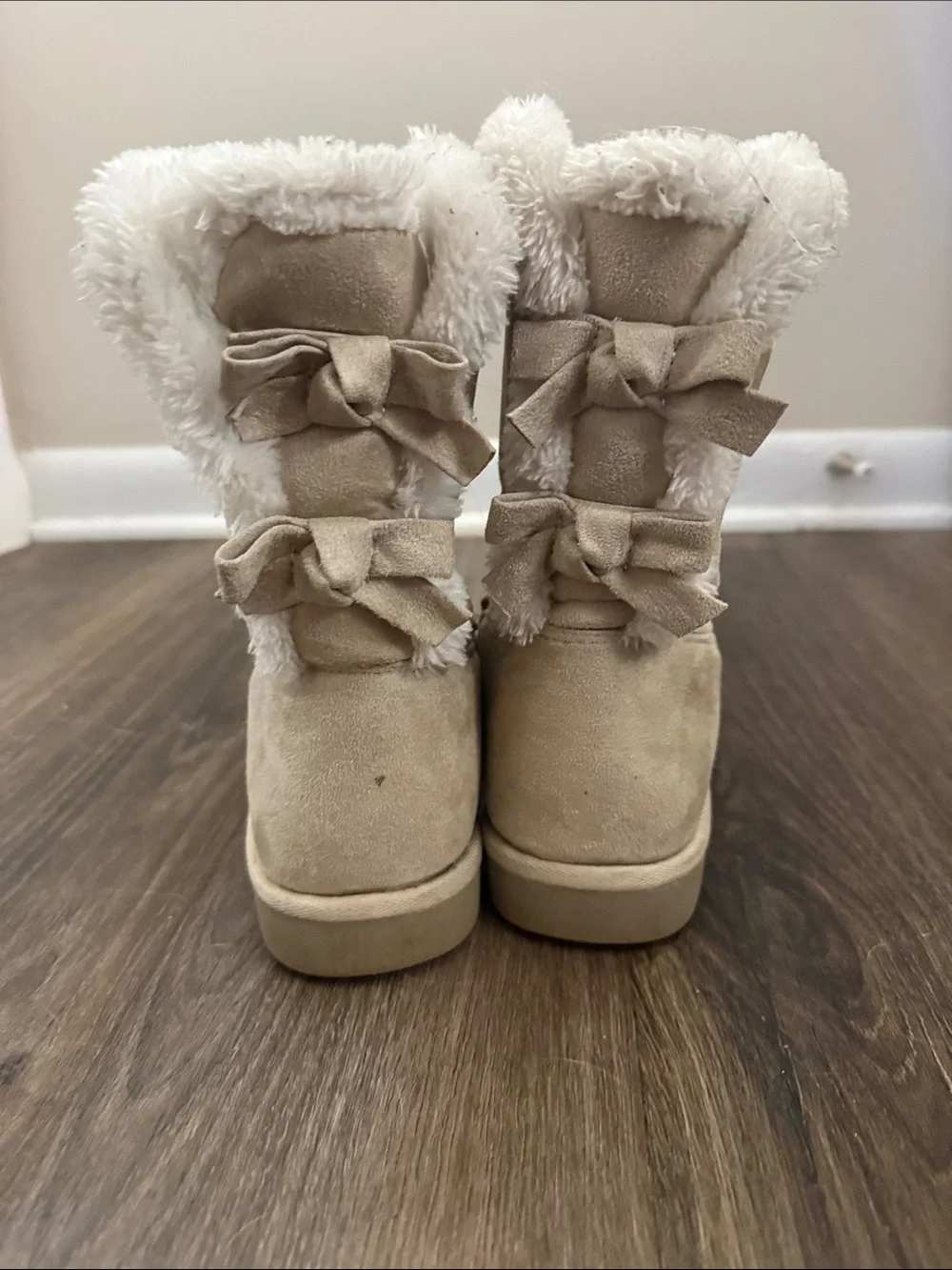 Women's Beige Faux-Shearling Winter Boots